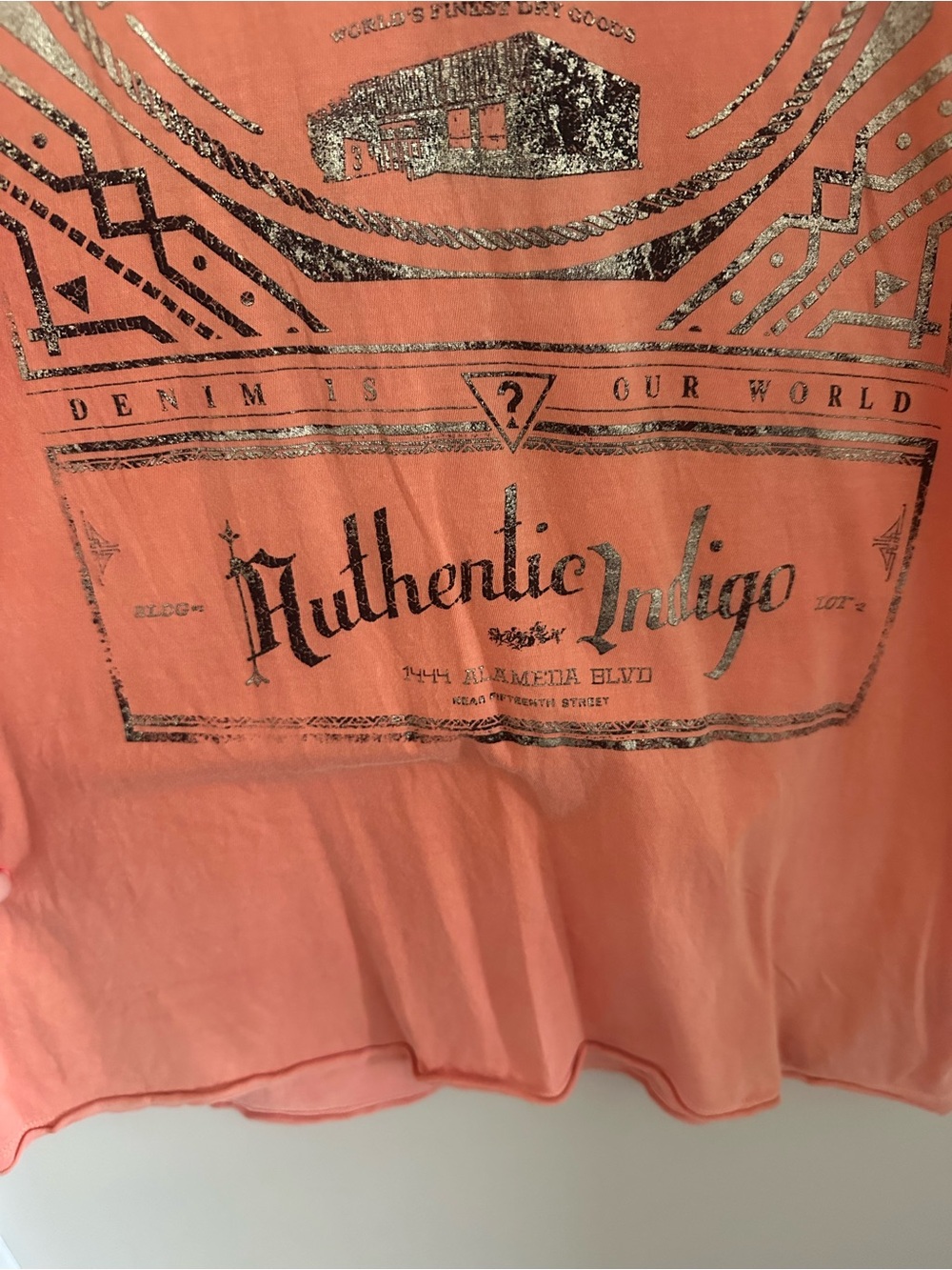 GUESS Men's Coral Graphic Tee - Picture 2 of 3